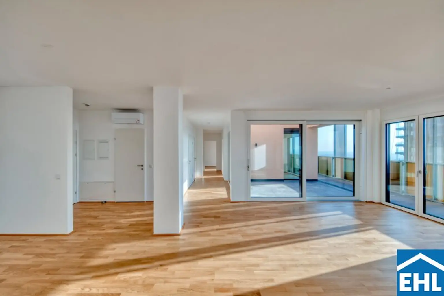 Skyline-Feeling im 34. Stock des Q-Tower mit Südost-Ausrichtung