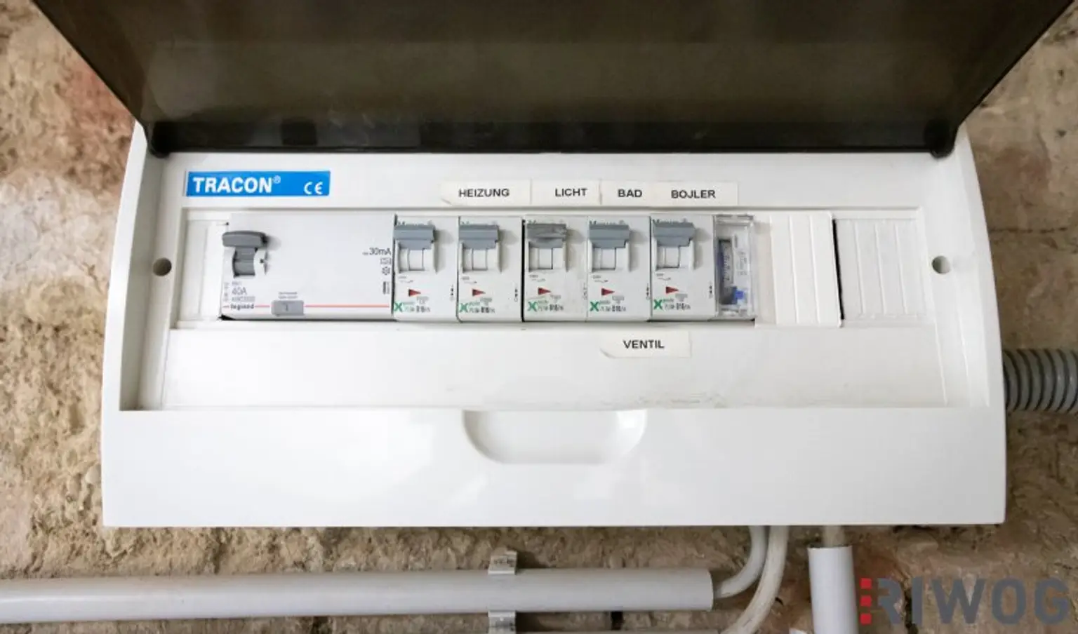 165 m2 Souterrain LAGER in der EMBELGASSE // zugehöriges WC + DUSCHE