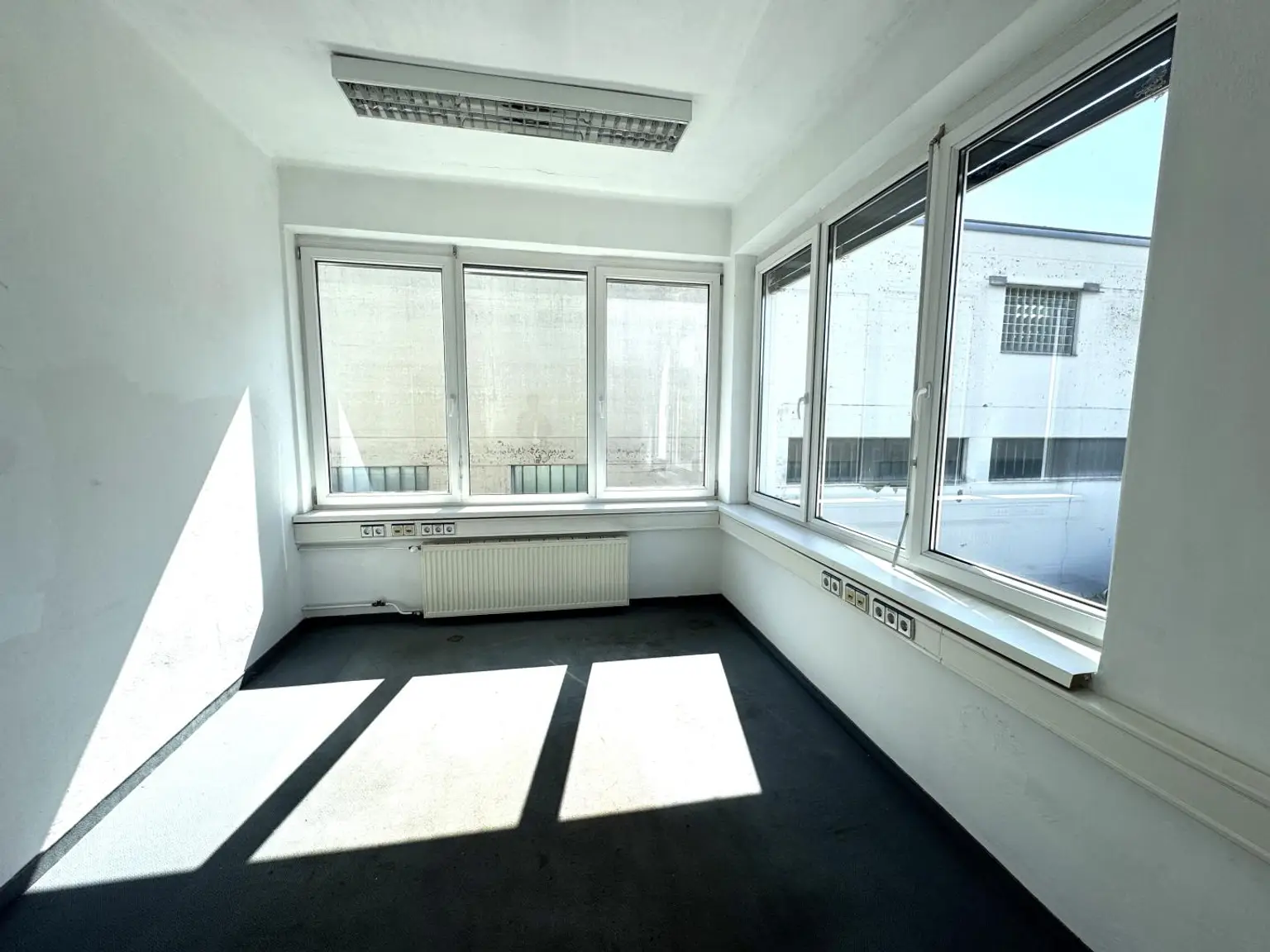 Hallenobjekt mit Büro beim Hauptbahnhof