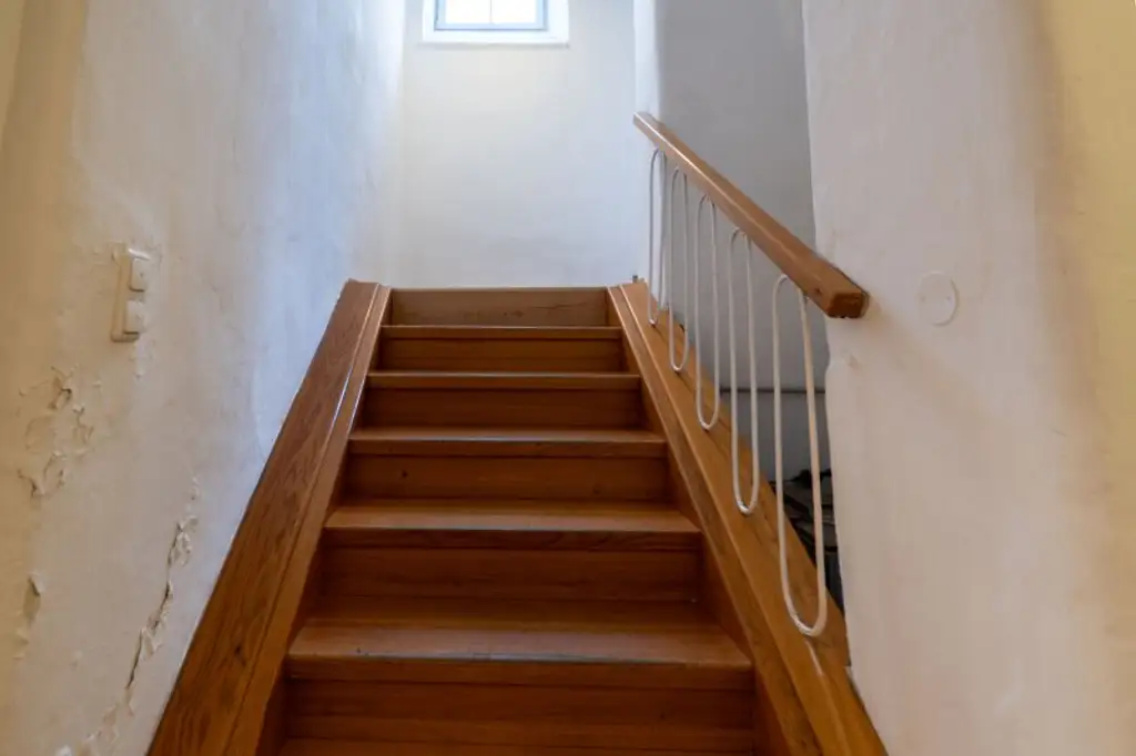 Bestandsfreies Mehrparteienhaus mit 5 Wohnungen + 1 Geschäftslokal in Toplage von Obernberg am Inn zu kaufen!