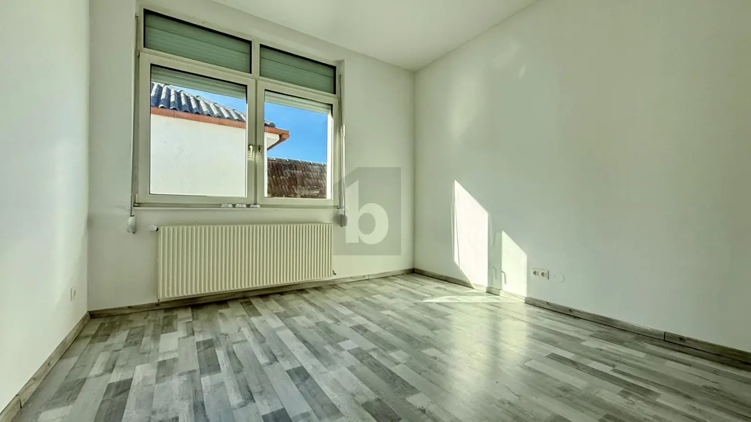 SANIERTE WOHNHAUSANLAGE - 5 WOHNEINHEITEN CA. ? 3.350,- NETTOEINNAHMEN