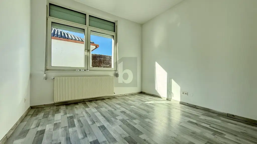 SANIERTE WOHNHAUSANLAGE - 5 WOHNEINHEITEN CA. ? 3.350,- NETTOEINNAHMEN