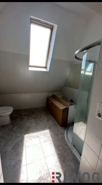 Einmalige Dachgeschosswohnung am Naschmarkt – Mit Vision veredelbar zum 215 m² PENTHOUSE-Juwel mit einmaligen 360°-Blick über Wien