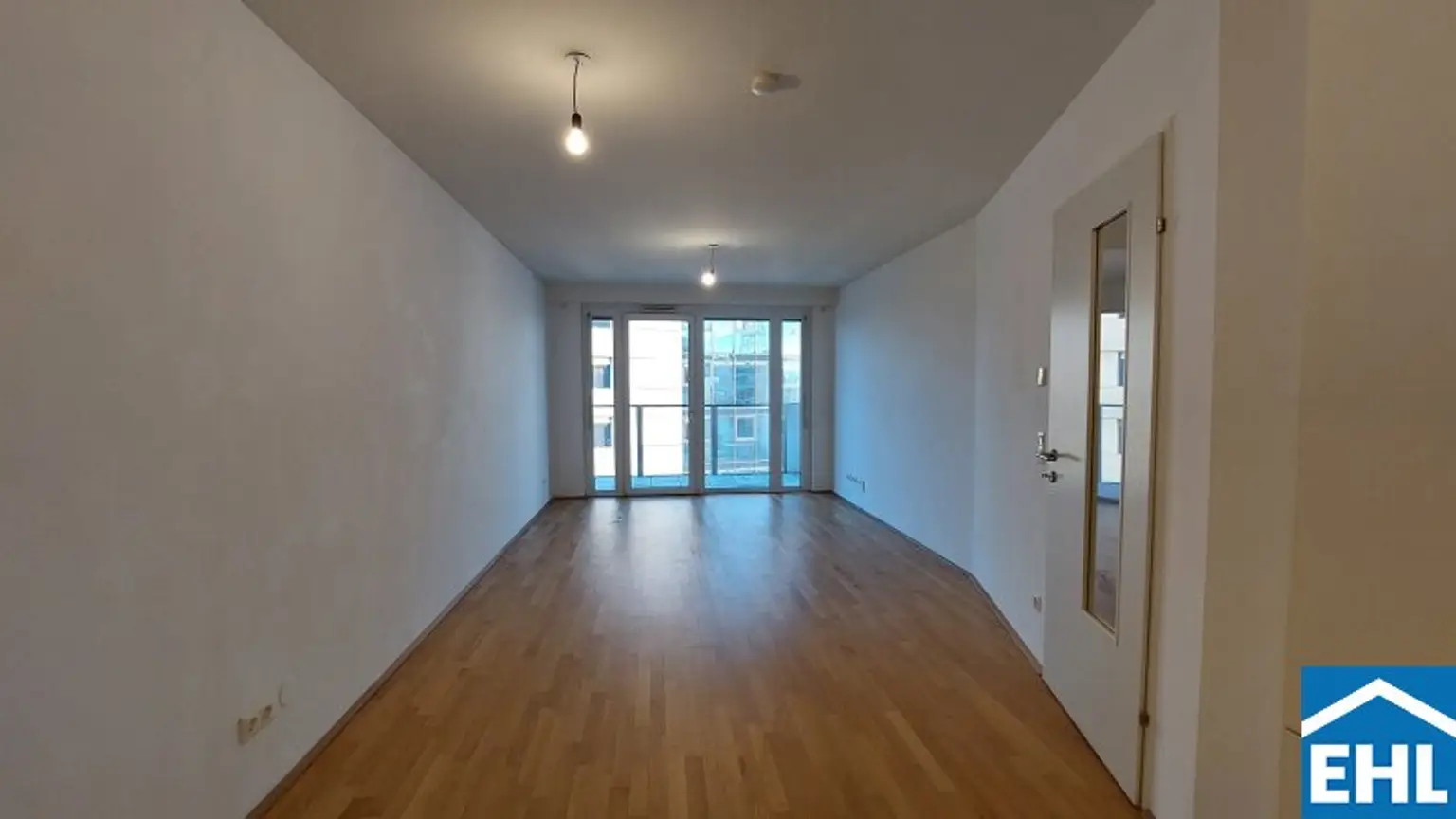 Ideal geschnittene 2-Zimmer Wohnung mit Loggia in U-Bahn-Nähe bei der Messe Wien!