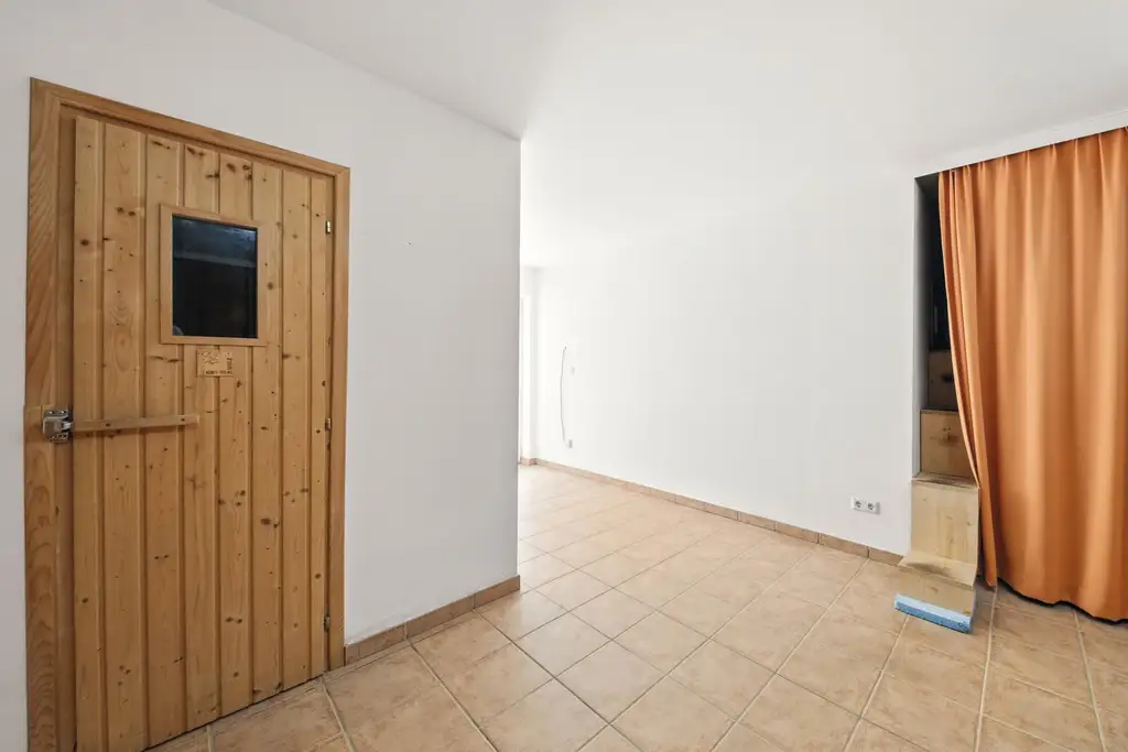 HOCHKARÄTIGES WOHNEN IN GRÜNRUHELAGE! WOHLFÜHL-REFUGIUM DER EXTRA KLASSE: TRADITION TRIFFT MODERNSTEN KOMFORT!