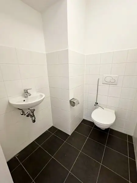 HUMBOLDTPLATZ, U1-NÄHE, 68 m2 Neubau inkl. 4 m2 Loggia, Wohnküche, 1 Zimmer, 3. Liftstock, Humboldtgasse