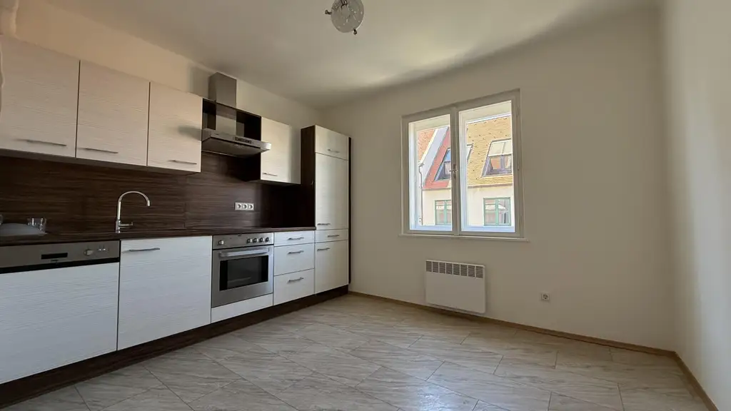 UNBEFRISTET!!! Single-Wohnung in bester Innenstadtlage (Fußgängerzone!!!)