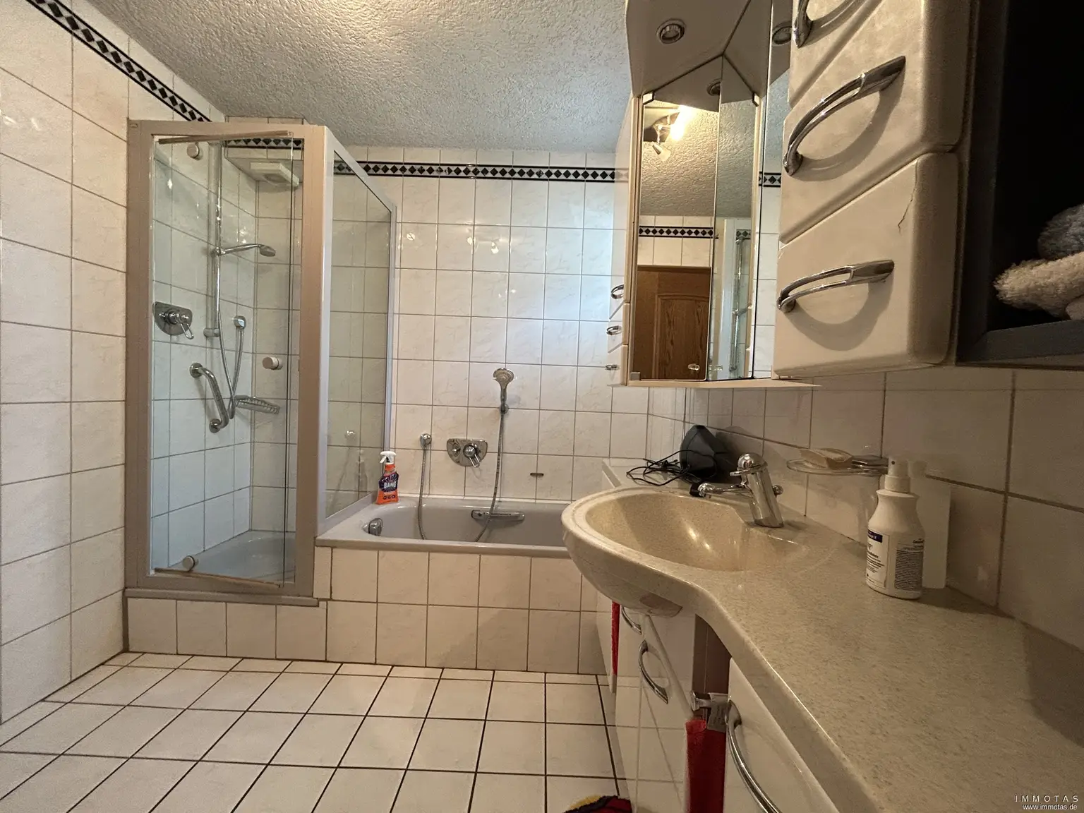 Badezimmer EG