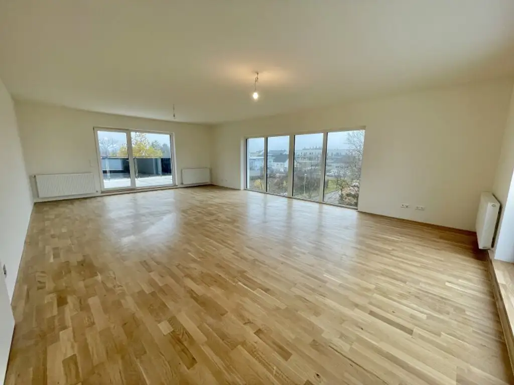 Großzügige Wohnung mit 60 m² Freifläche!