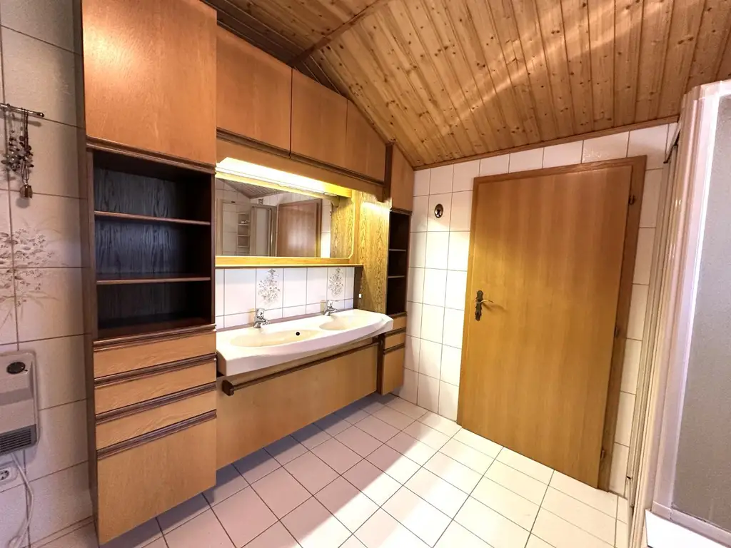 ***Familienfreundliches Eckreihenhaus in traumhafter, sonniger Ruhelage***