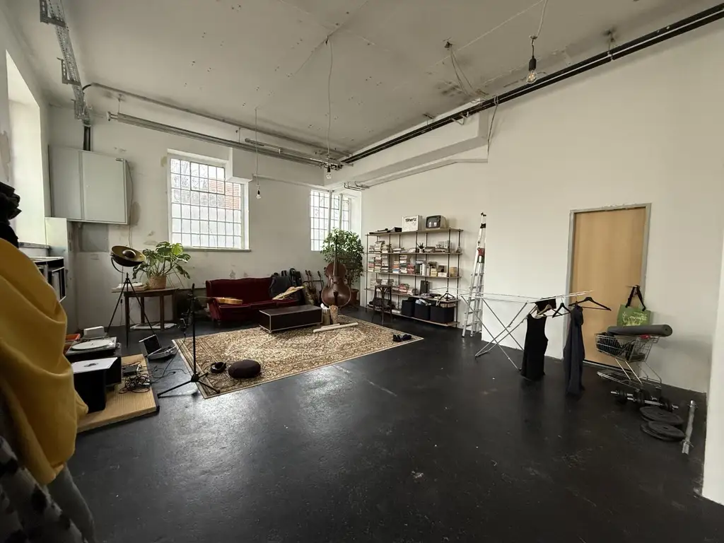 Loft ähnliche Wohnung ab 01.01.2026