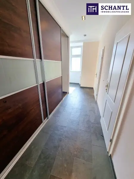 Zwischen Wiener Klassik und Naschmarkt Vibes - Ihr Zuhause mit Charme! Hofseitiger Balkon + Ruhiges Schlafzimmer! HIP und TRENDY die Gegend - Magisch schön das Altbauhaus - Ein MUST HAVE die Wohnung!