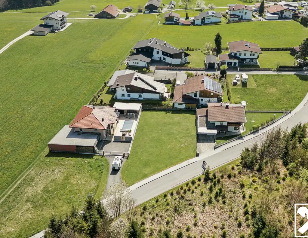 Sonniges Baugrundstück mit inspirierendem Visualisierungskonzept