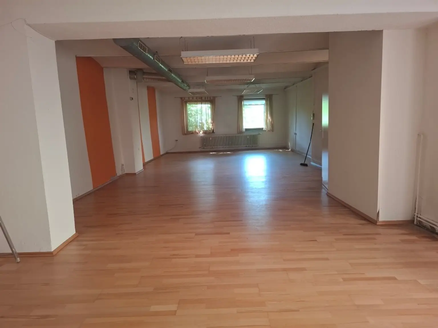 Großes Geschäftslokal mit Toilette im Zentrum von Bruck/Mur zu kaufen !