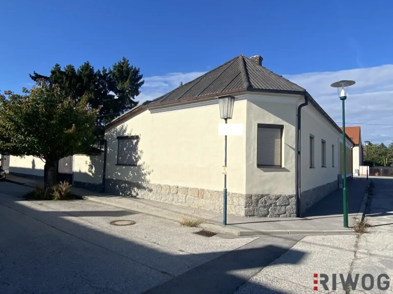 saniert *** ruhig gelegenes Einfamilienhaus mit Garten & Nebengebäude in Sollenau