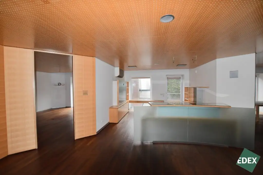 Große Geschäftsfläche mit Seminarraum in Nußdorf