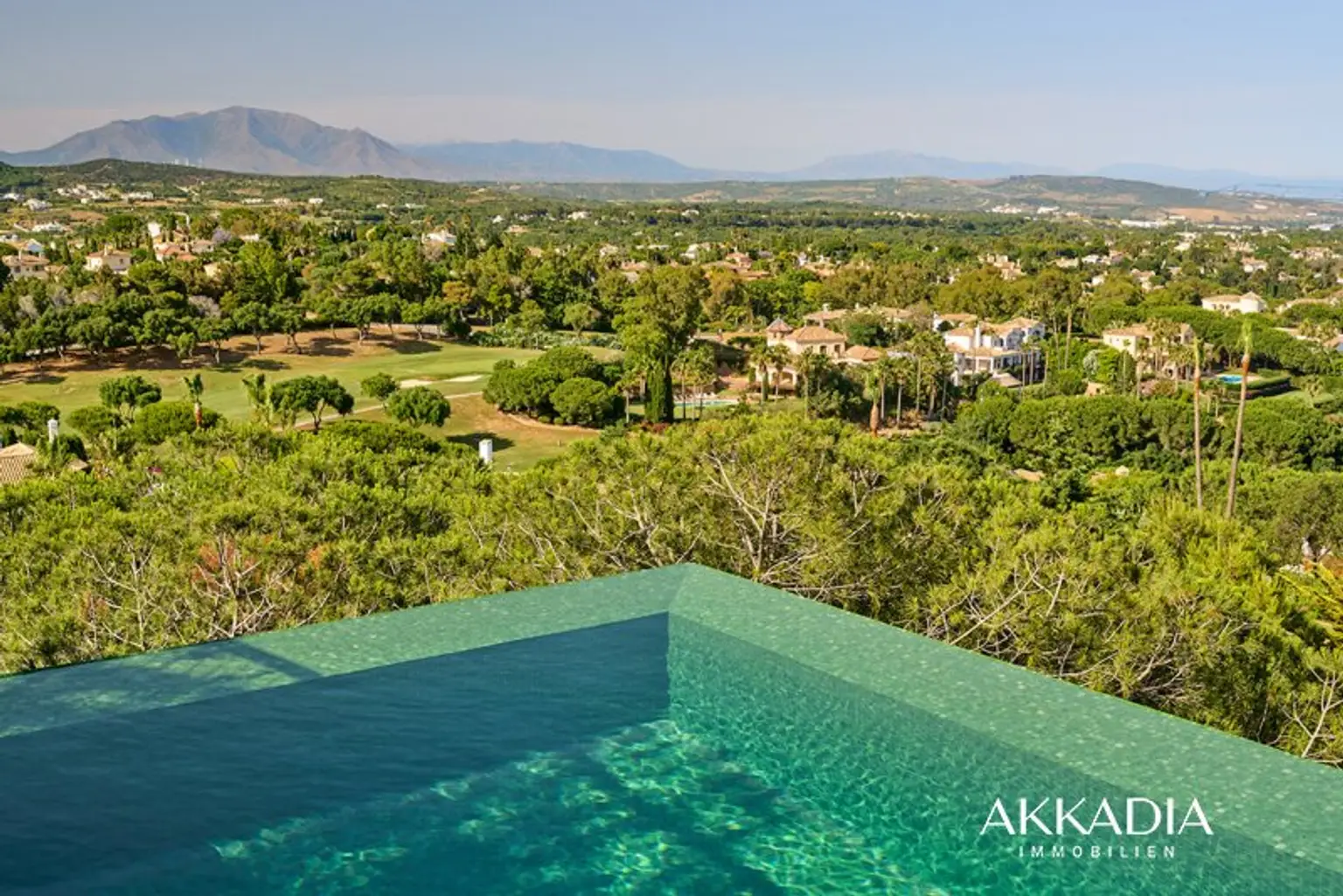 Prämierte Architektenvilla mit Blick über die Sierra Grazalema