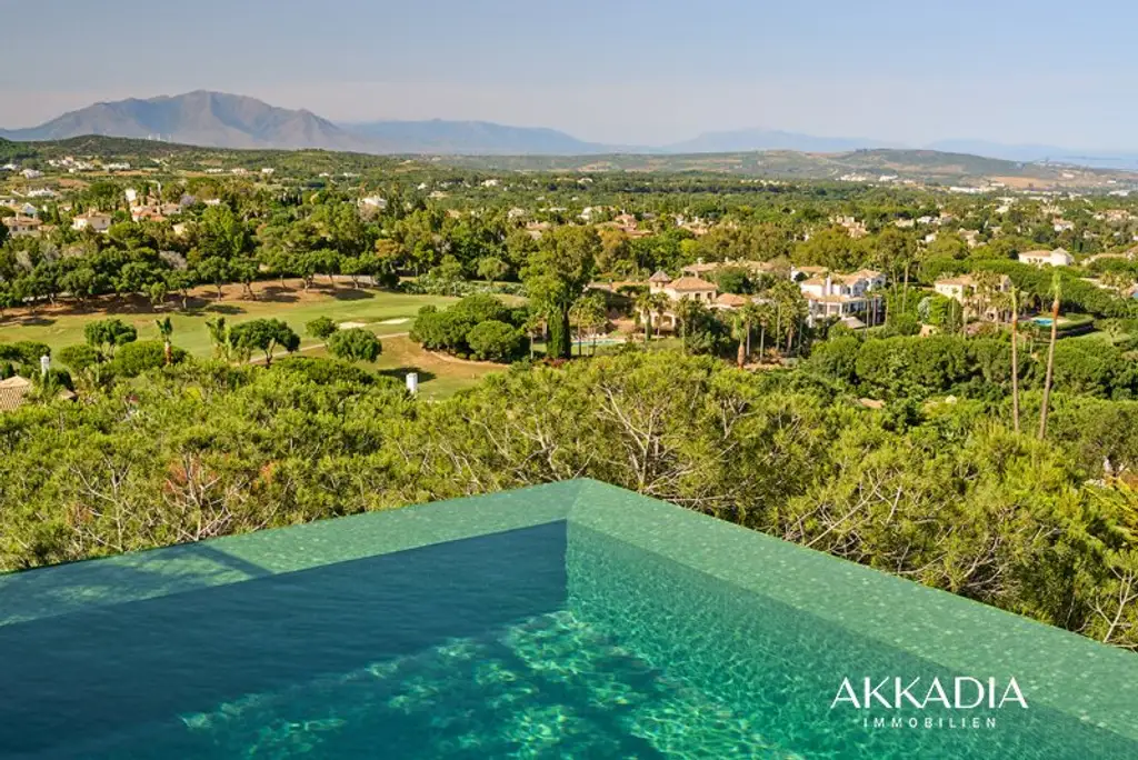 Prämierte Architektenvilla mit Blick über die Sierra Grazalema