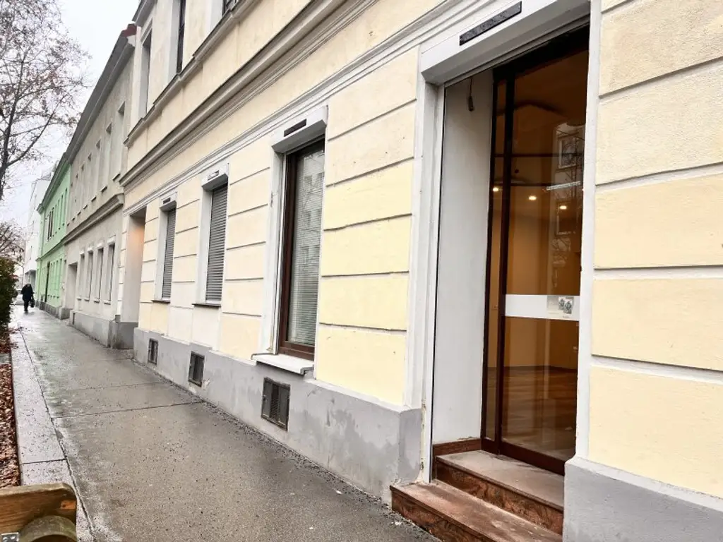 Helles Erdgeschoss-Büro mit hervorragender Sichtbarkeit und direktem Straßenzugang