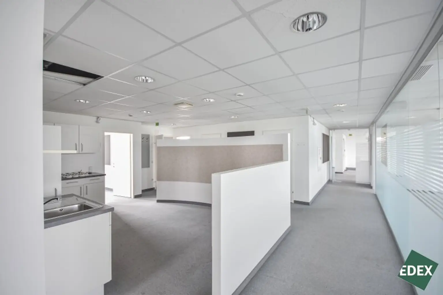 Durchdacht aufgeteilte Bürofläche mit Terrasse und optimaler Anbindung