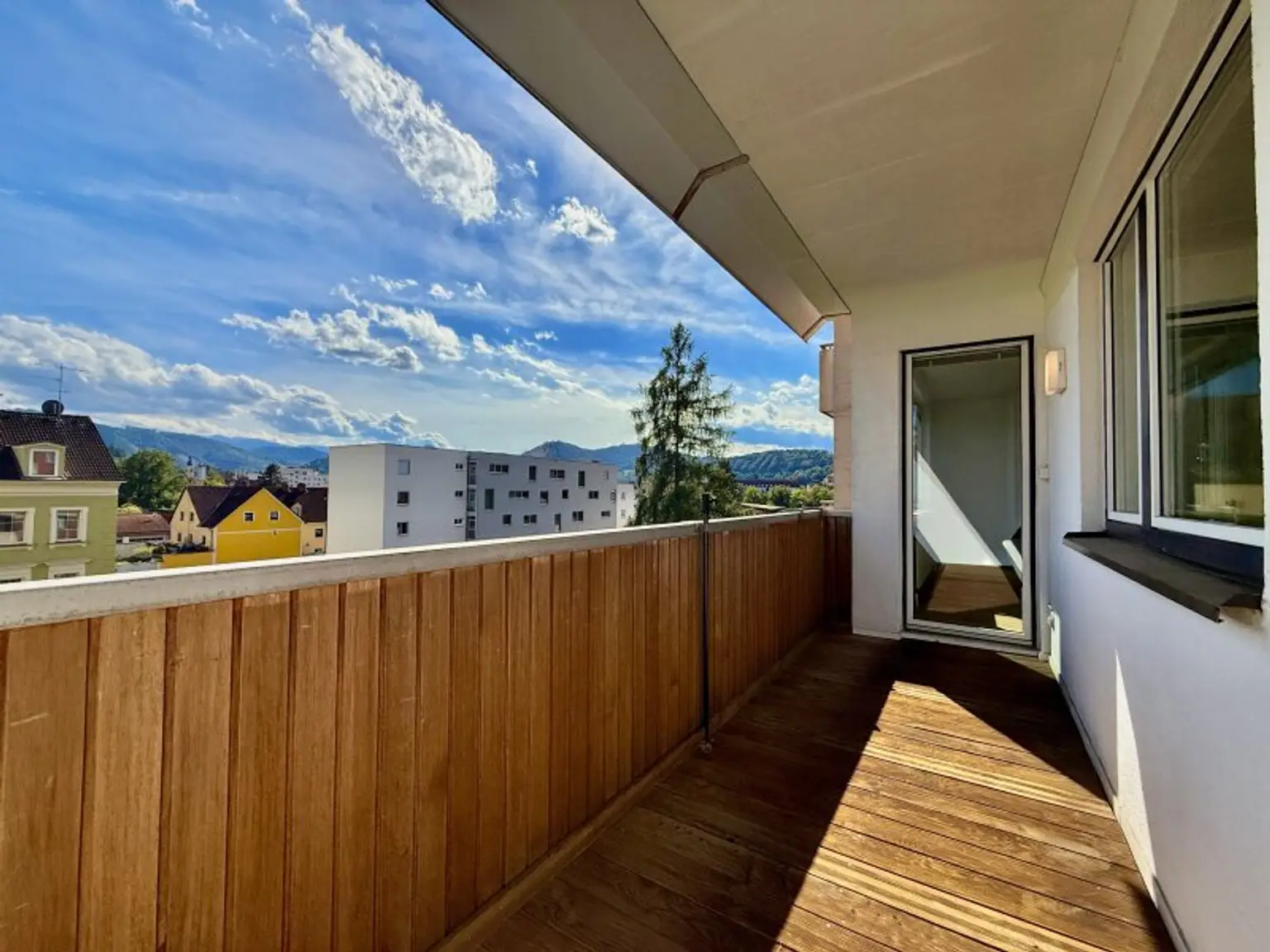 PROVISIONSFREI I LIFT I 3 ZIMMER I BAD MIT WANNE I SONNIG & HELL I LOGGIA I INNENHOFLAGE I PROJEKT WOHNEN I