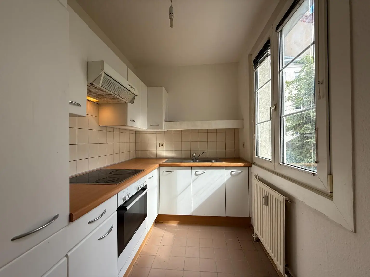 Einziehen oder Vermieten! Nähe U1 - helle & ruhige Wohnung - OPEN HOUSE 8.10. !!!