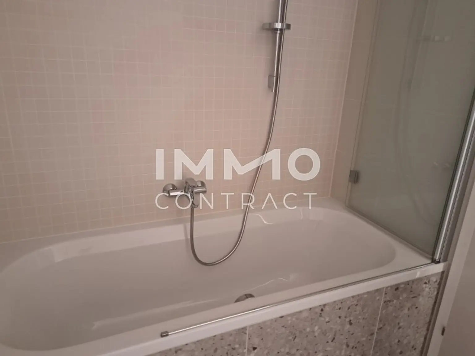 ENTZÜCKENDES SINGLEHAUS mit TERRASSE ! BARRIEREFREI