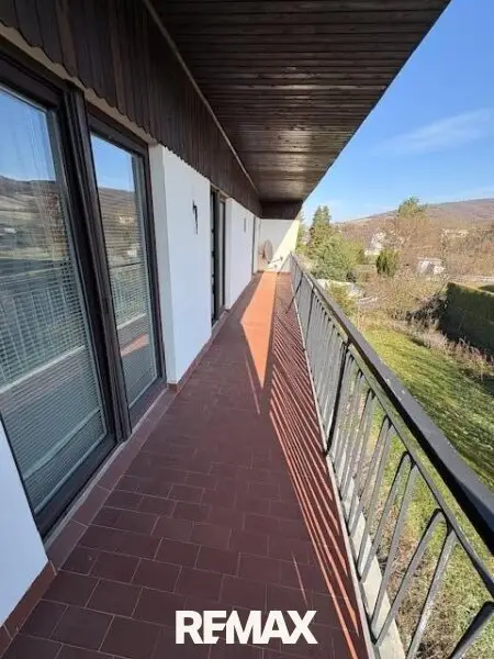 10 Loggia