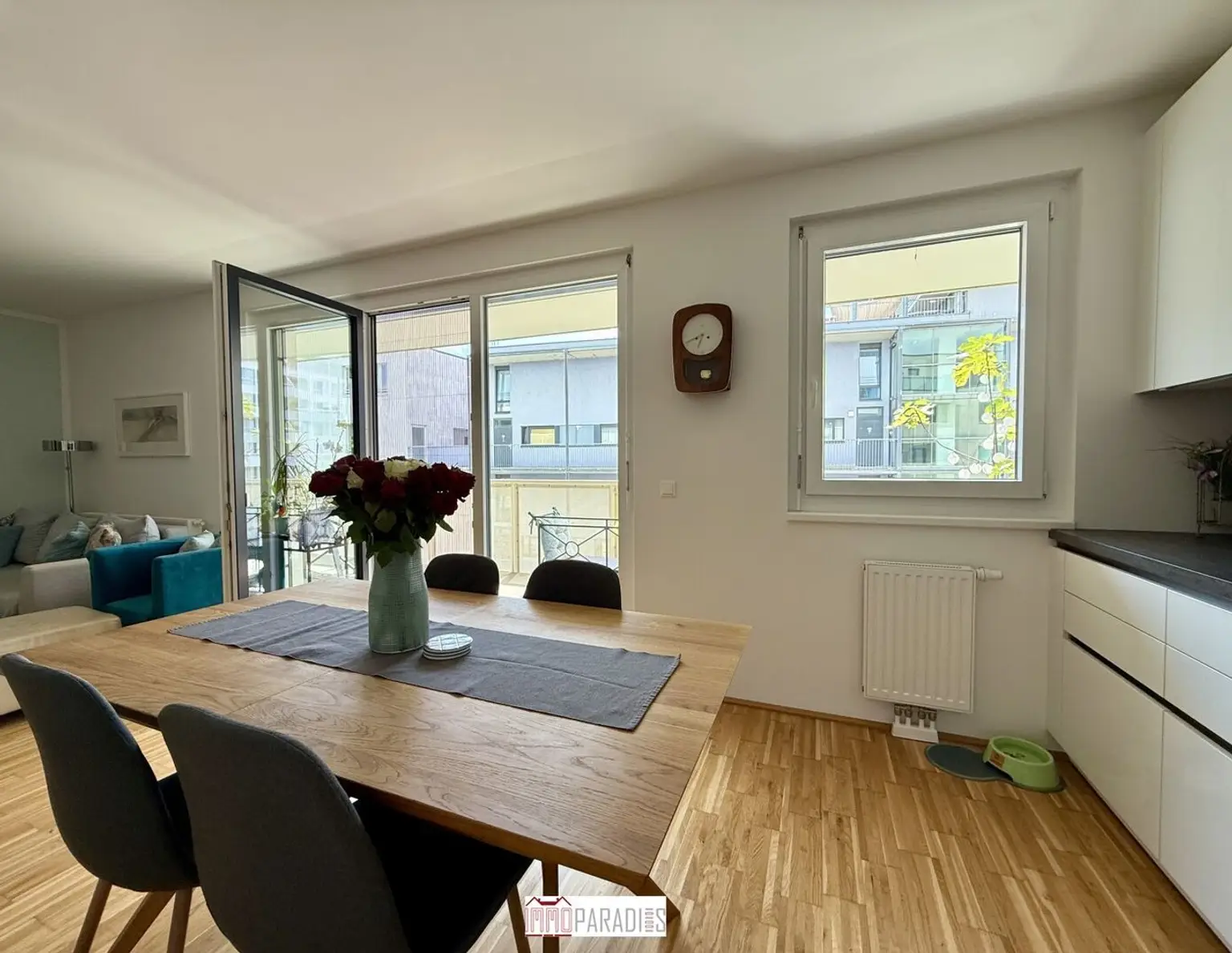 Traumhafte, neuwertige 4-Zimmer-Wohnung mit Loggia & optionalem Tiefgaragenstellplatz