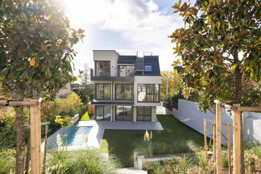 EXKLUSIVE GARTENWOHNUNG IN HIETZING MIT SALZWASSER-POOL UND SAUNA