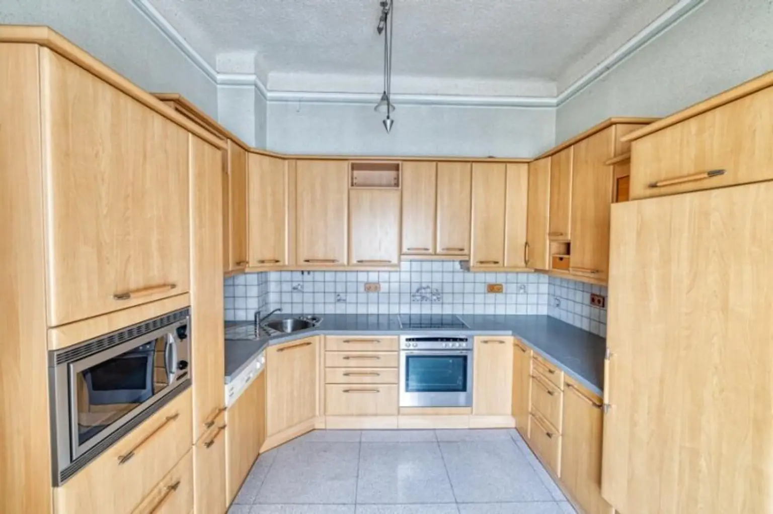 Charmantes Gründerzeithaus im Herzen von Gaweinstal mit angrenzendem Anlageobjekt