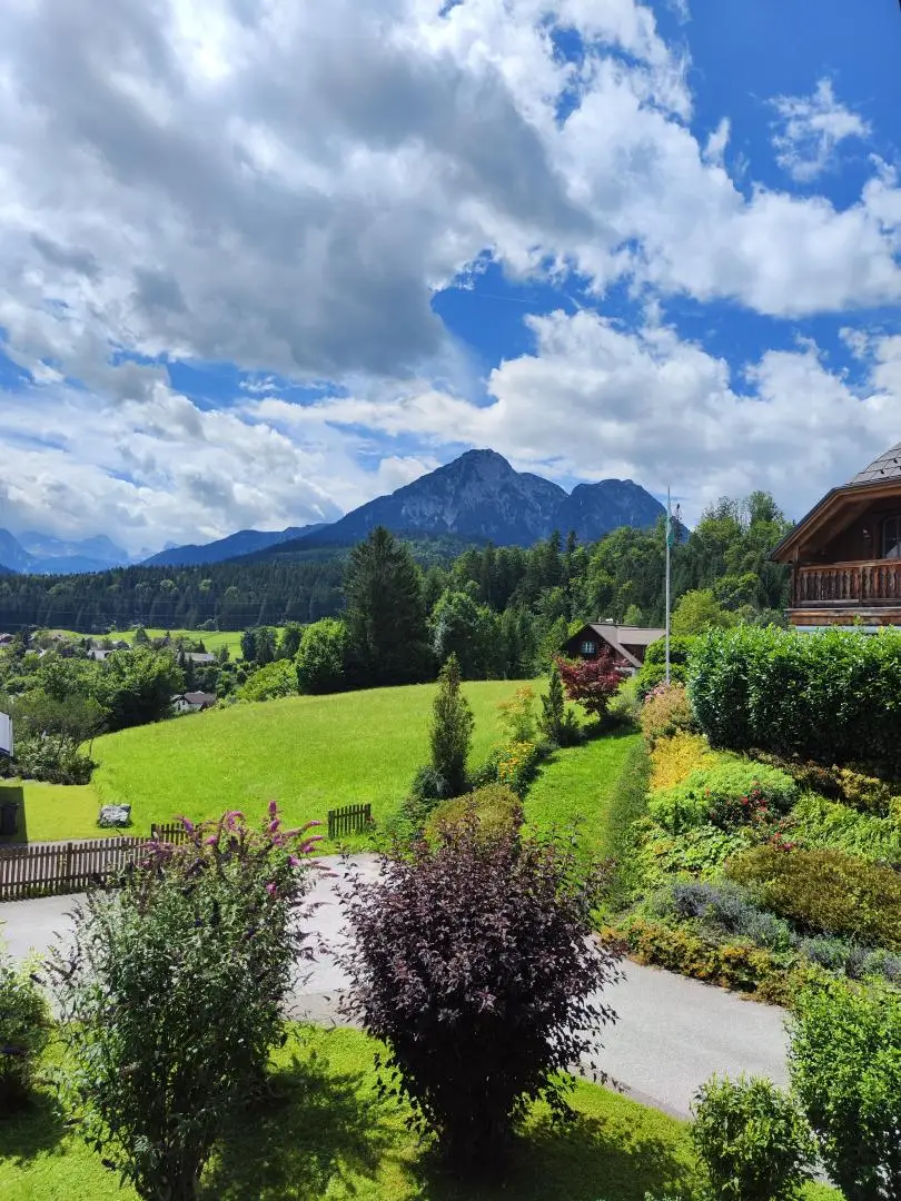 Möblierte Wohnung in Ruhelage mit Blick auf Loser und Dachstein