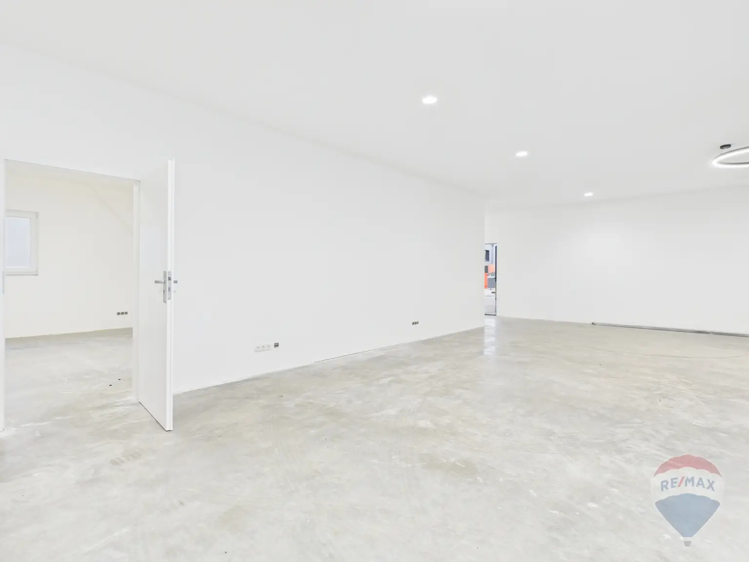 Halle / Ausstellung Blick ins Büro