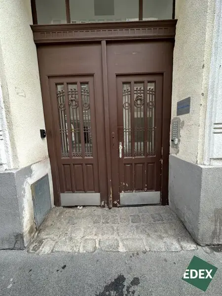 Großes Lager im 15. Wiener Gemeindebezirk