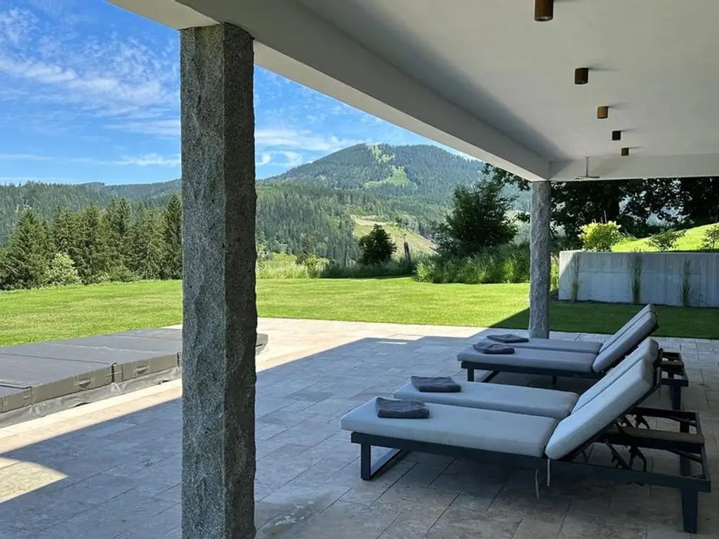 Moderne Ferienvilla mit guter Auslastung in traumhafter Grünruhelage