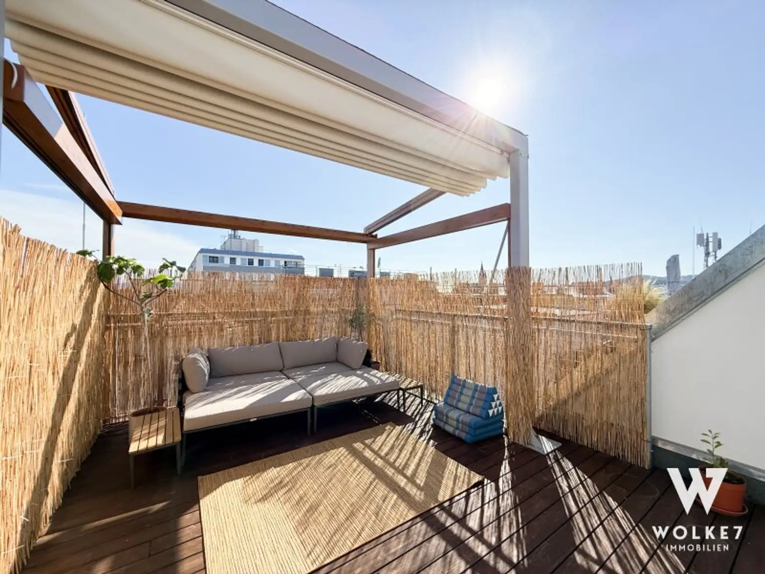 Exklusive Dachgeschosswohnung mit Klimaanlage, sonniger Terrasse & Balkon – Wohnen über den Dächern Wiens