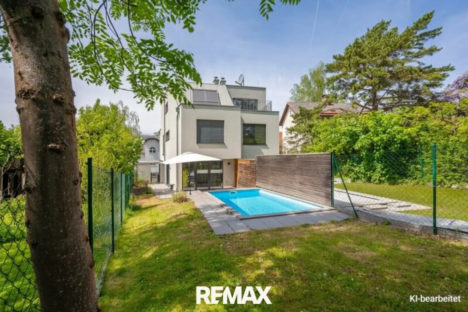 Garten mit Pool