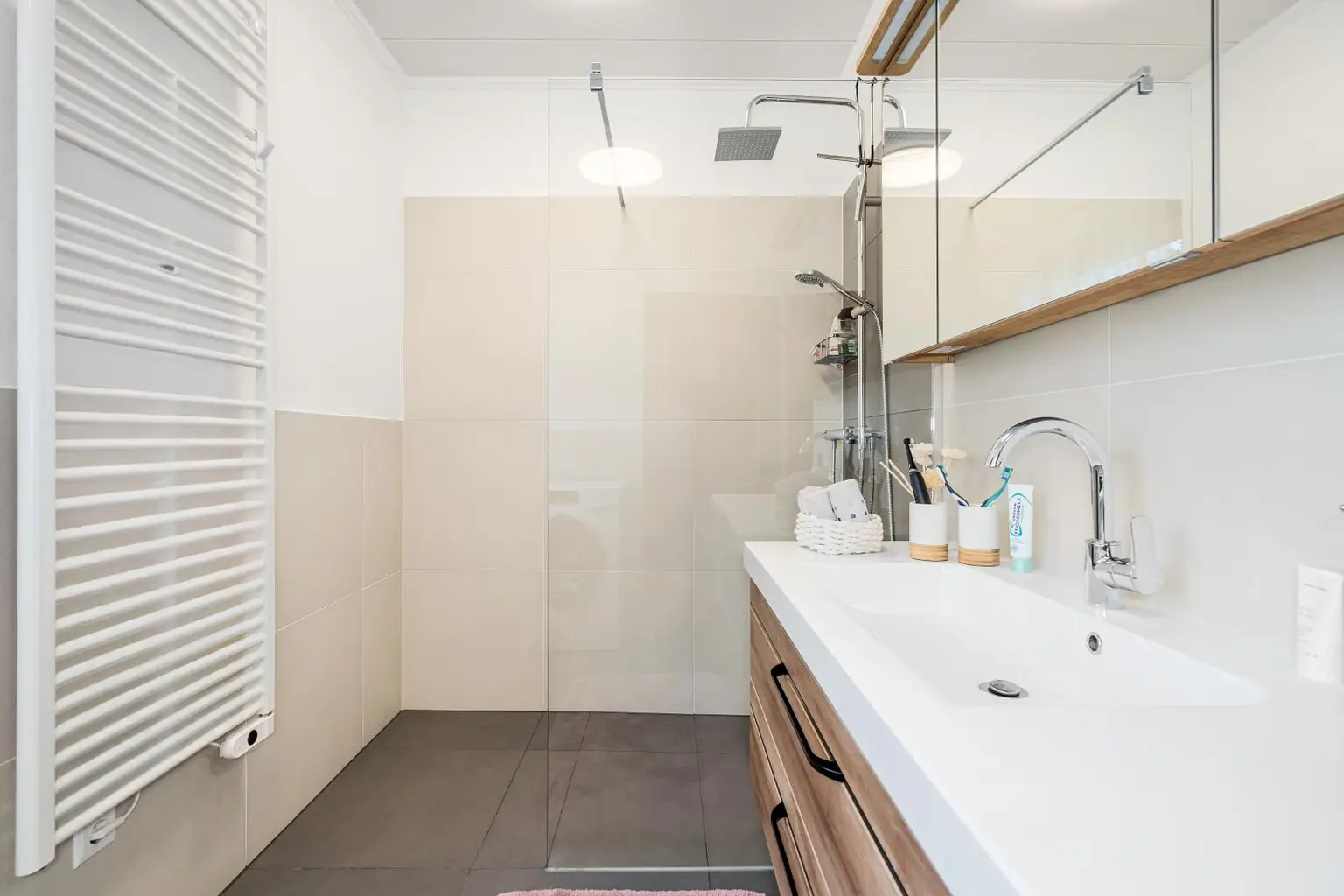 "gepflegtes Wohnhaus mit teilbarem Grundstück!"