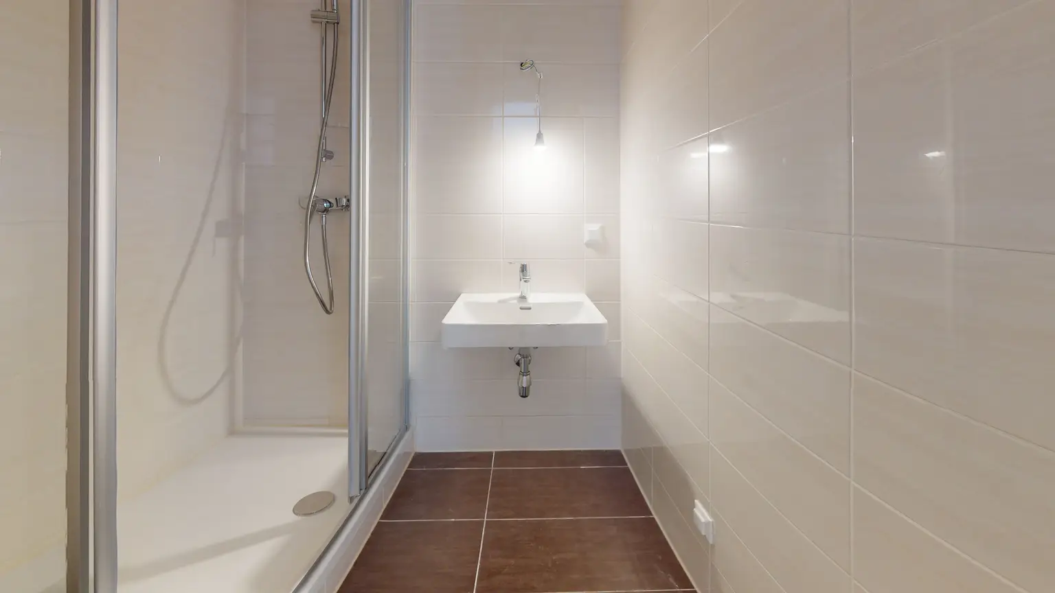 "Urban Oasis" - Moderne Altbauwohnung mit einzigartiger Raumhöhe und Terrasse