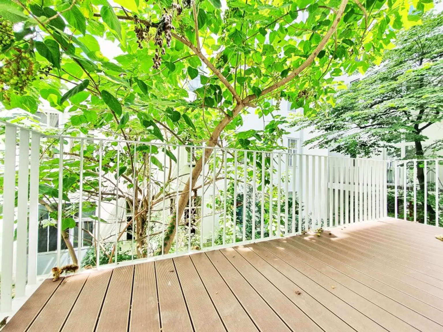 ++NEU++ HIGH-END große 4-Zimmer STILALTBAUWOHNUNG mit zwei Balkonen absolut ruhig und GRÜN-Ausblick!  Luxus Erstbezug, in Prime-Location NÄHE Urania! U-BAHN & CAT +++
