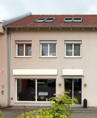 Portal-Geschäftslokal - Büro mit Parkplatz - keine Gastronomie!