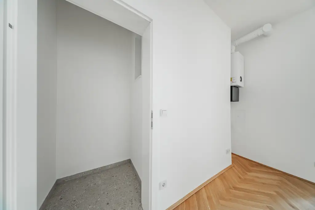 Wunderschöne Altbauwohnung mit modernem Wohnkomfort – sofort bezugsfertig!