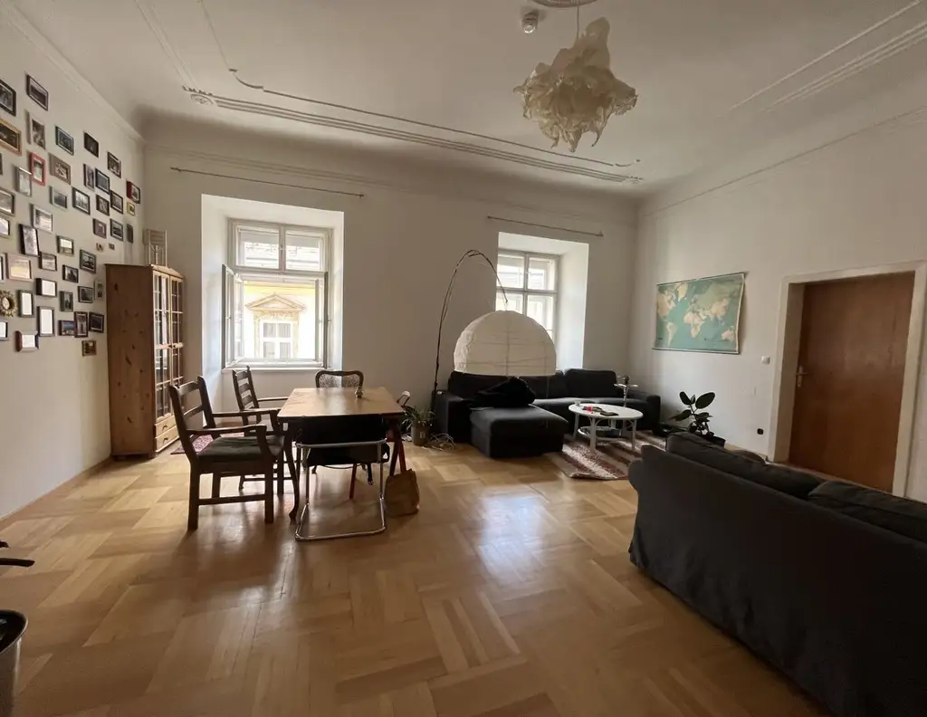 WG-geeignet - Absolute Innenstadtlage! Traumhaft schöne 4-Zimmer-Wohnung mit separaten Küche m Herzen von Graz nahe dem Grazer Hauptplatz und Schloßberg - Provisionsfrei