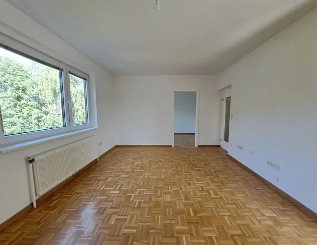 Einzigartige Top 4 1/2 Zimmer Wohnung mit Wintergarten-Speisezimmer und Loggia in Baden - Nähe Schloss Leesdorf in Grünruhelage