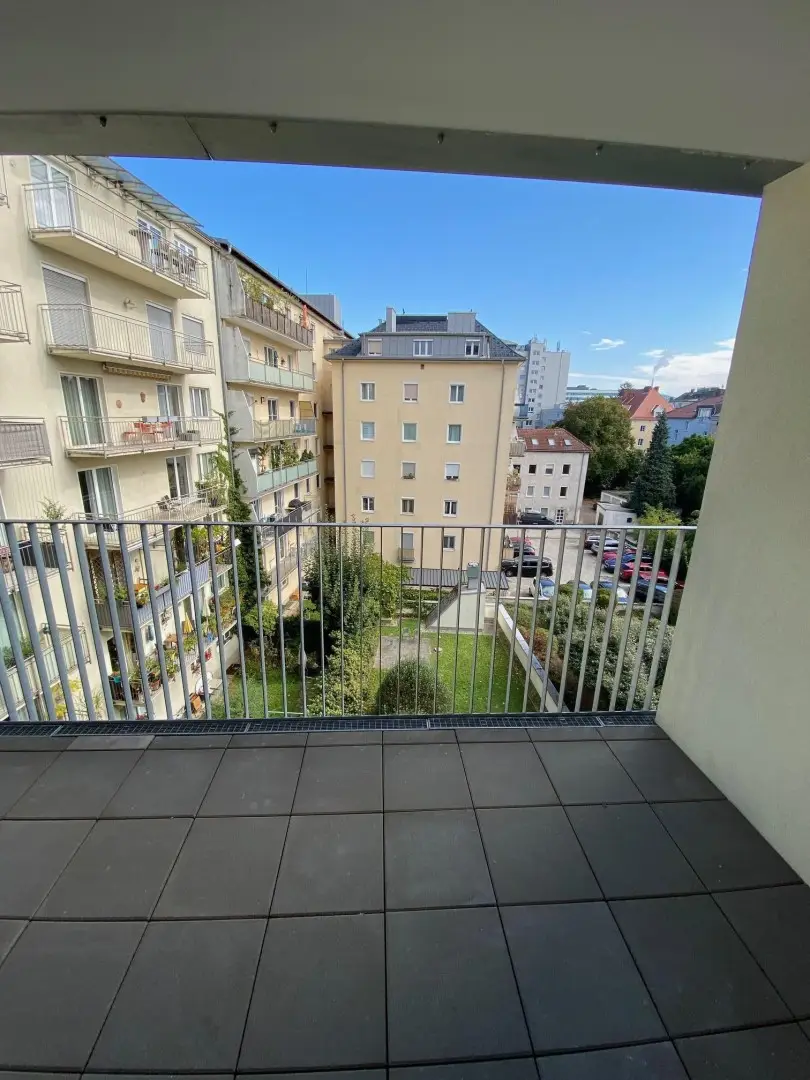 Moderne Neubauwohnung im Zentrum – mit Loggia u. Lift ! TIEFGARAGENPLATZ und KONTROLLIERTE WOHNRAUMBELÜFTUNG