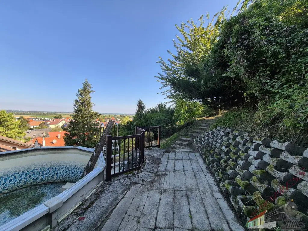 6 Zimmer mit Aussicht und 2391m2 Grundstück