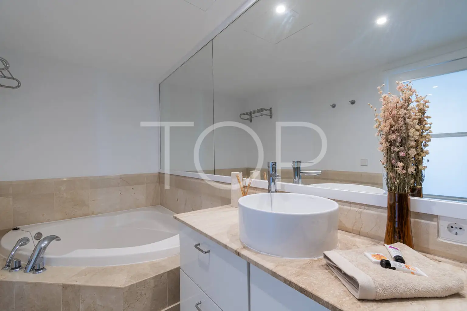 Atanaus-Los-Cristianos-Bathroom-Tenerife -5