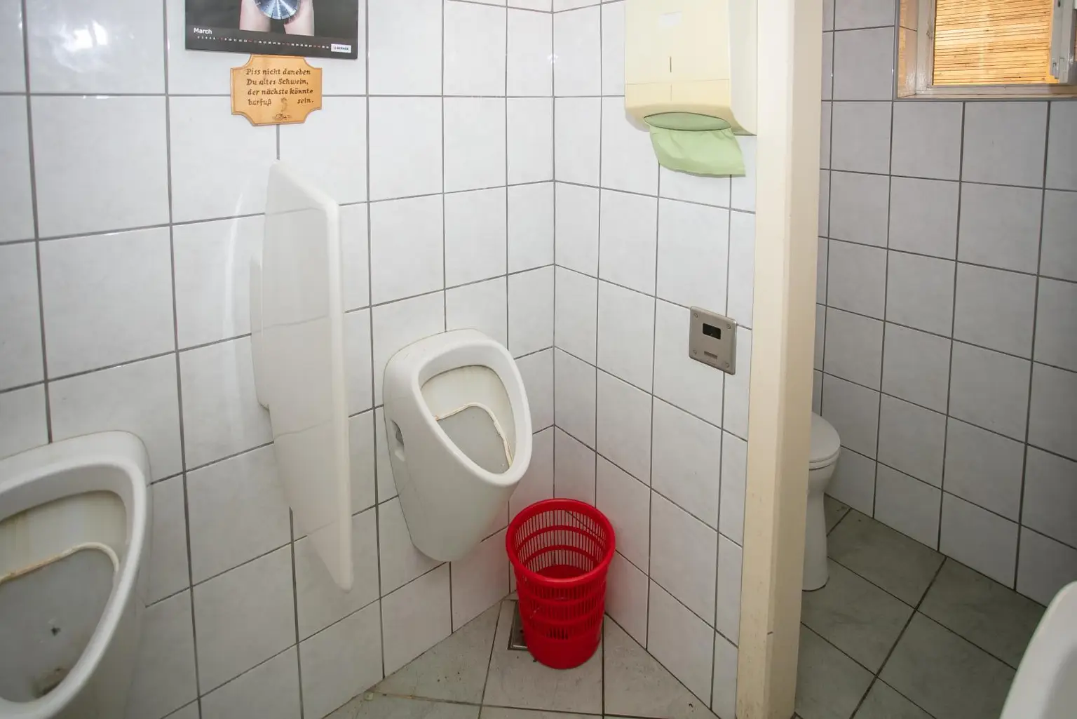 EG-Herren-WC
