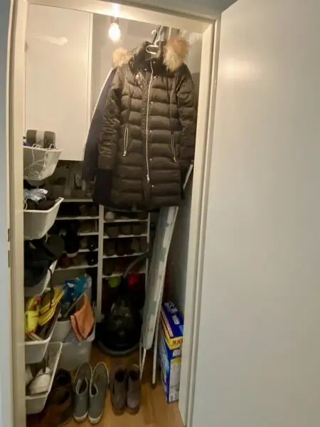 VOLL MÖBLIERTES traumhaft ruhiges Dachgeschoss-Appartement mit Terrasse und perfektem Öffi-Anschluß