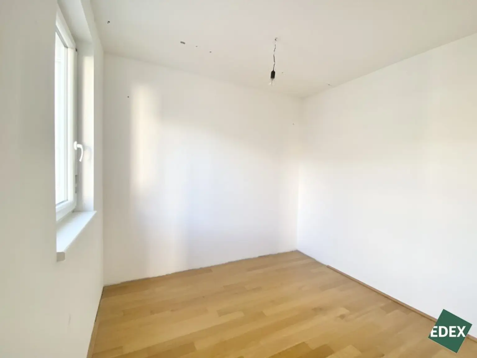 Großes 2-Zimmer-Apartment mit Loggia und Schrankraum beim Hauptbahnhof